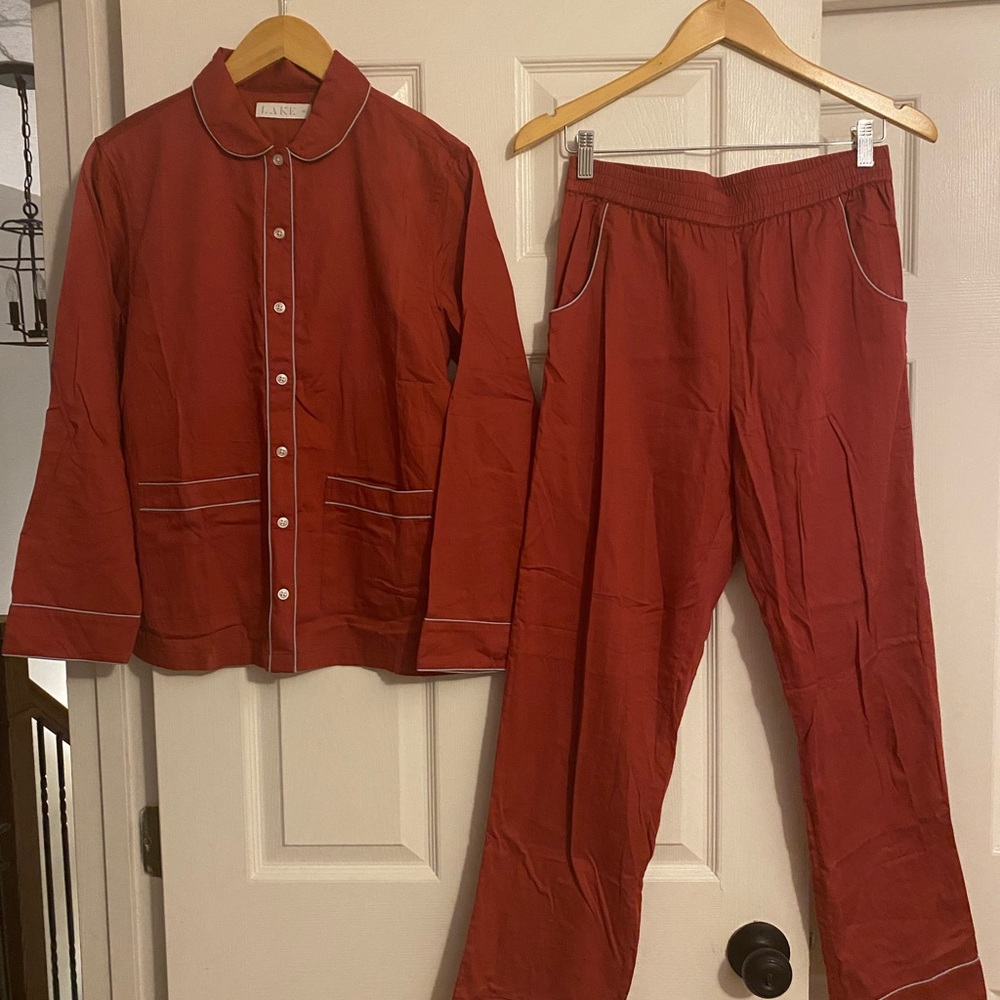 LAKE 100% Cotton Set! Wine color with baby blue trim!